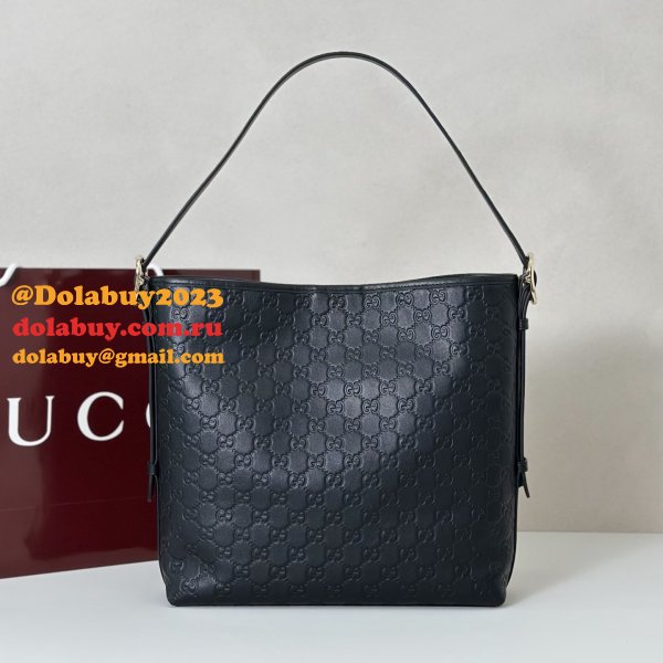 Gucci GG Emblem Medium Shoulder 847452 Bag