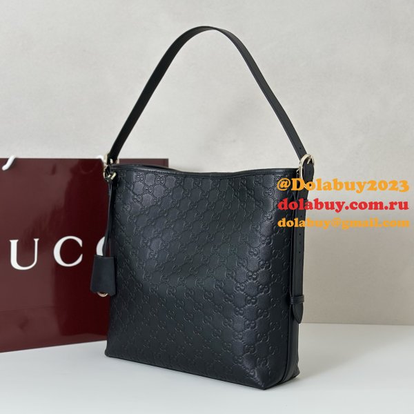 Gucci GG Emblem Medium Shoulder 847452 Bag